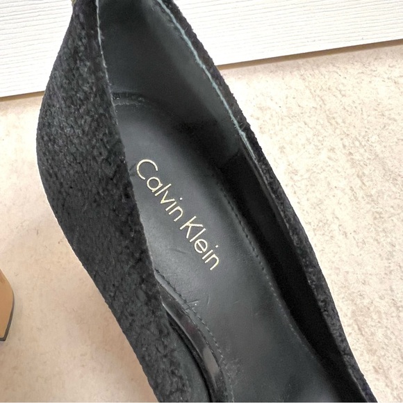 CALVIN KLEIN 'Neema' Pointy Toe Pump In Black Velvet golden heels womens size 6M - Picture 6 of 12